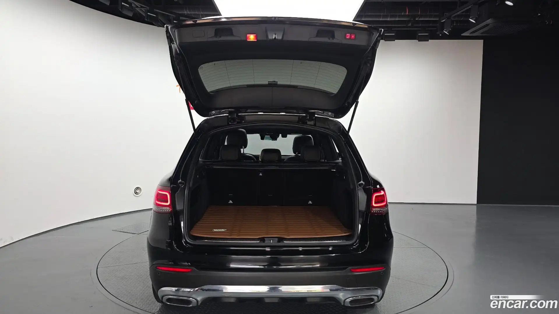 GLC-Class Mercedes-Benz 2021.2-OPTION-024