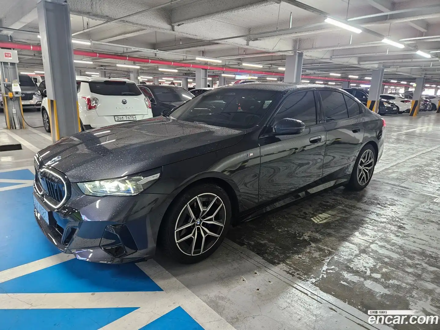 i5 BMW 2025.11-OUTER-002