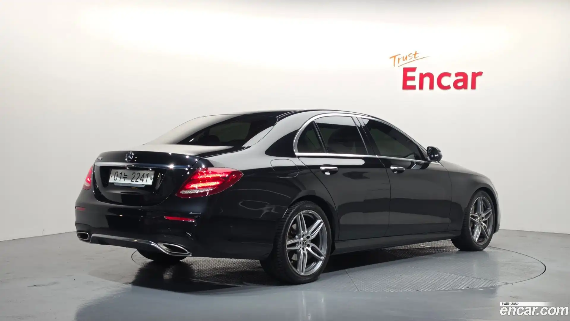 E-Class Mercedes-Benz 2019.7-OUTER-002
