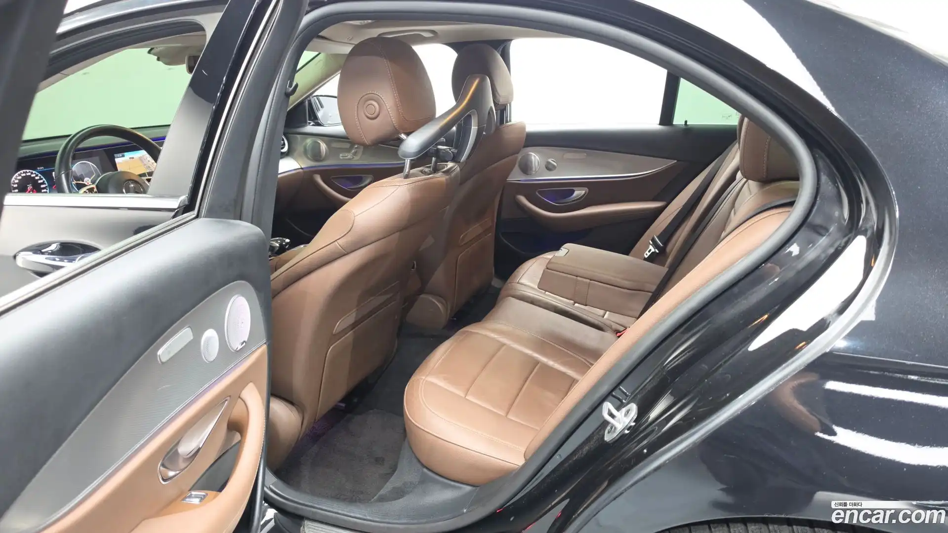 E-Class Mercedes-Benz 2019.7-OPTION-015
