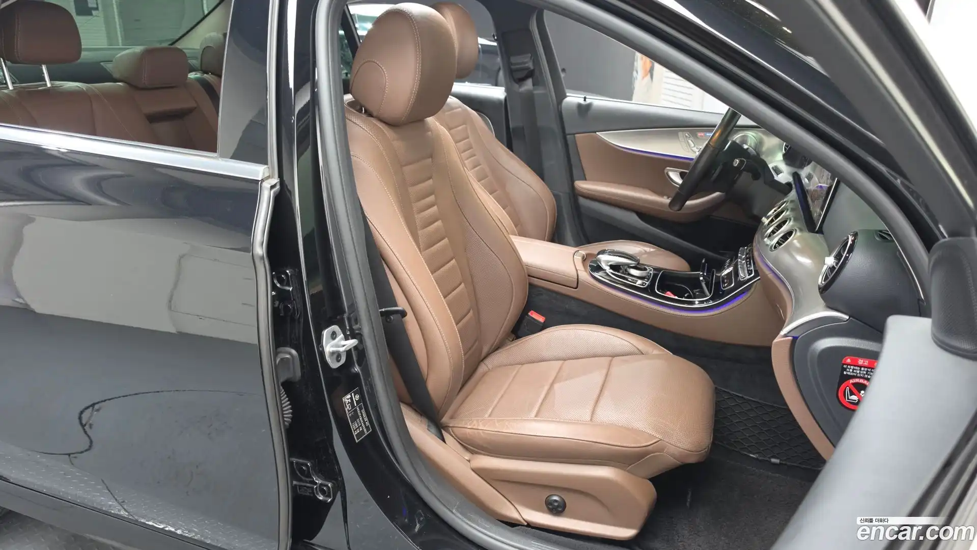 E-Class Mercedes-Benz 2019.7-OPTION-016