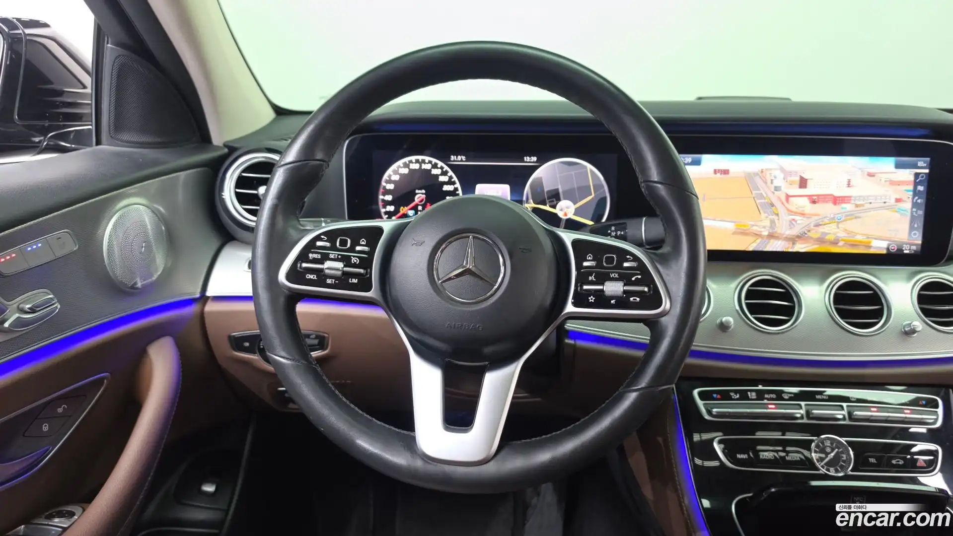 E-Class Mercedes-Benz 2019.7-OPTION-017