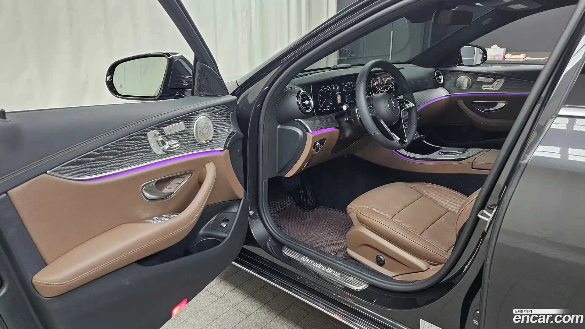 E-Class Mercedes-Benz 2023.8-INNER-010