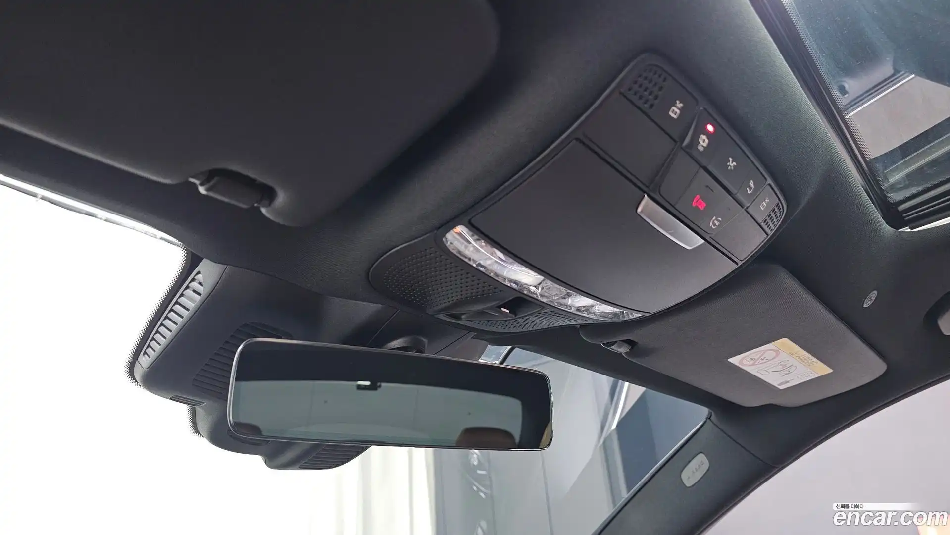 E-Class Mercedes-Benz 2023.8-OPTION-040