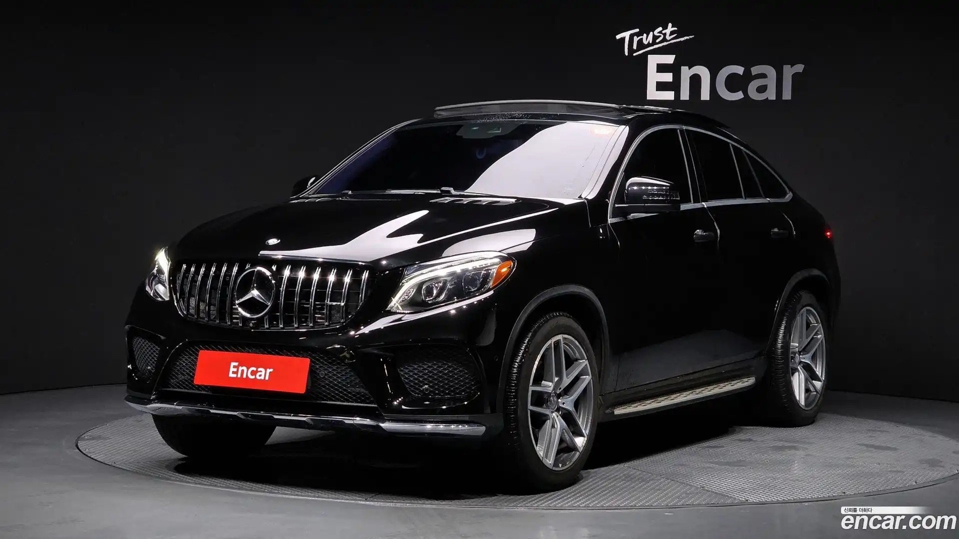 GLE-Class Mercedes-Benz 2017.4-OUTER-001