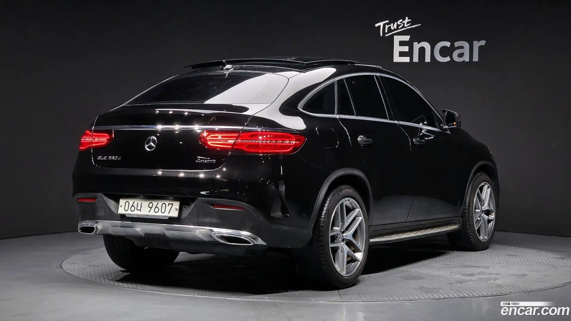 GLE-Class Mercedes-Benz 2017.4-OUTER-002