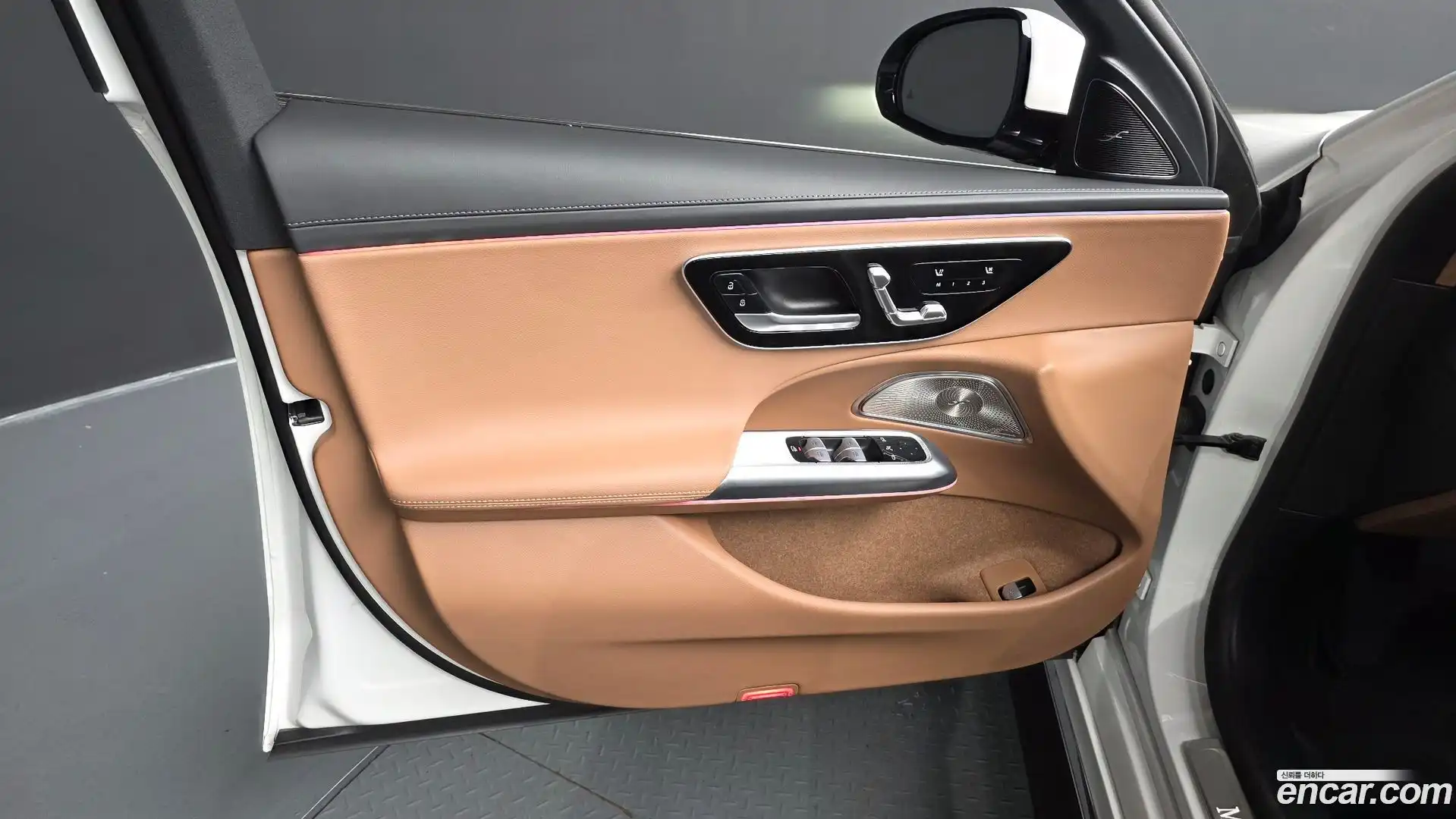 E-Class Mercedes-Benz 2024.4-INNER-034
