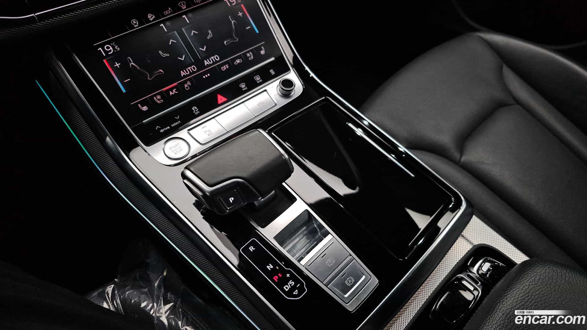 Q8 Audi 2020.4-INNER-009