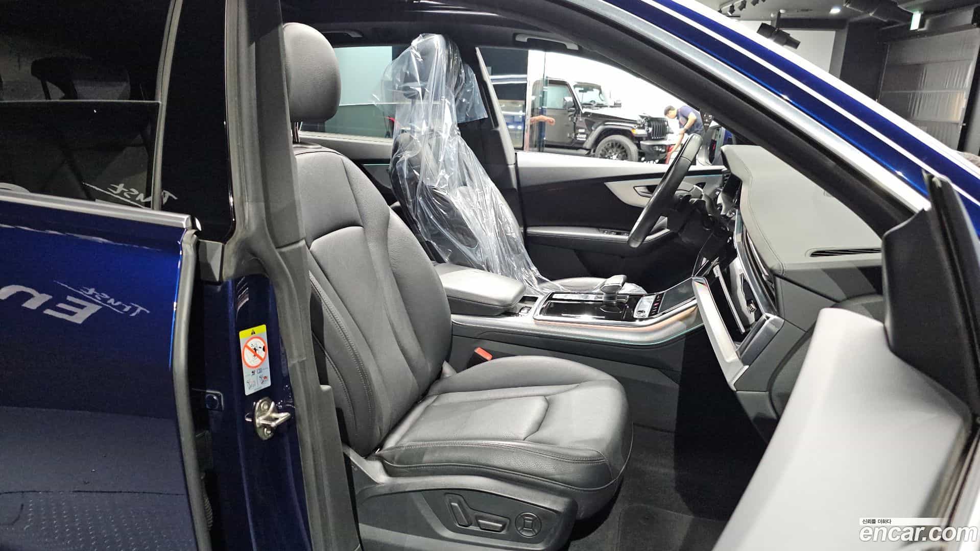 Q8 Audi 2020.4-OPTION-016