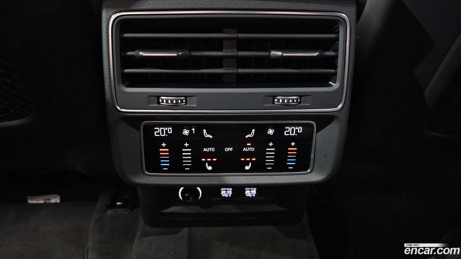 Q8 Audi 2020.4-OPTION-021