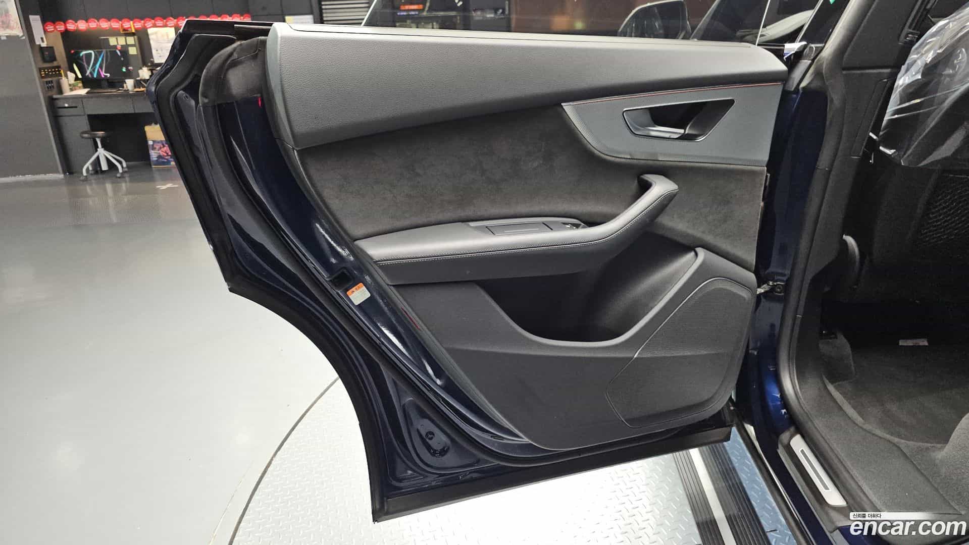 Q8 Audi 2020.4-INNER-035