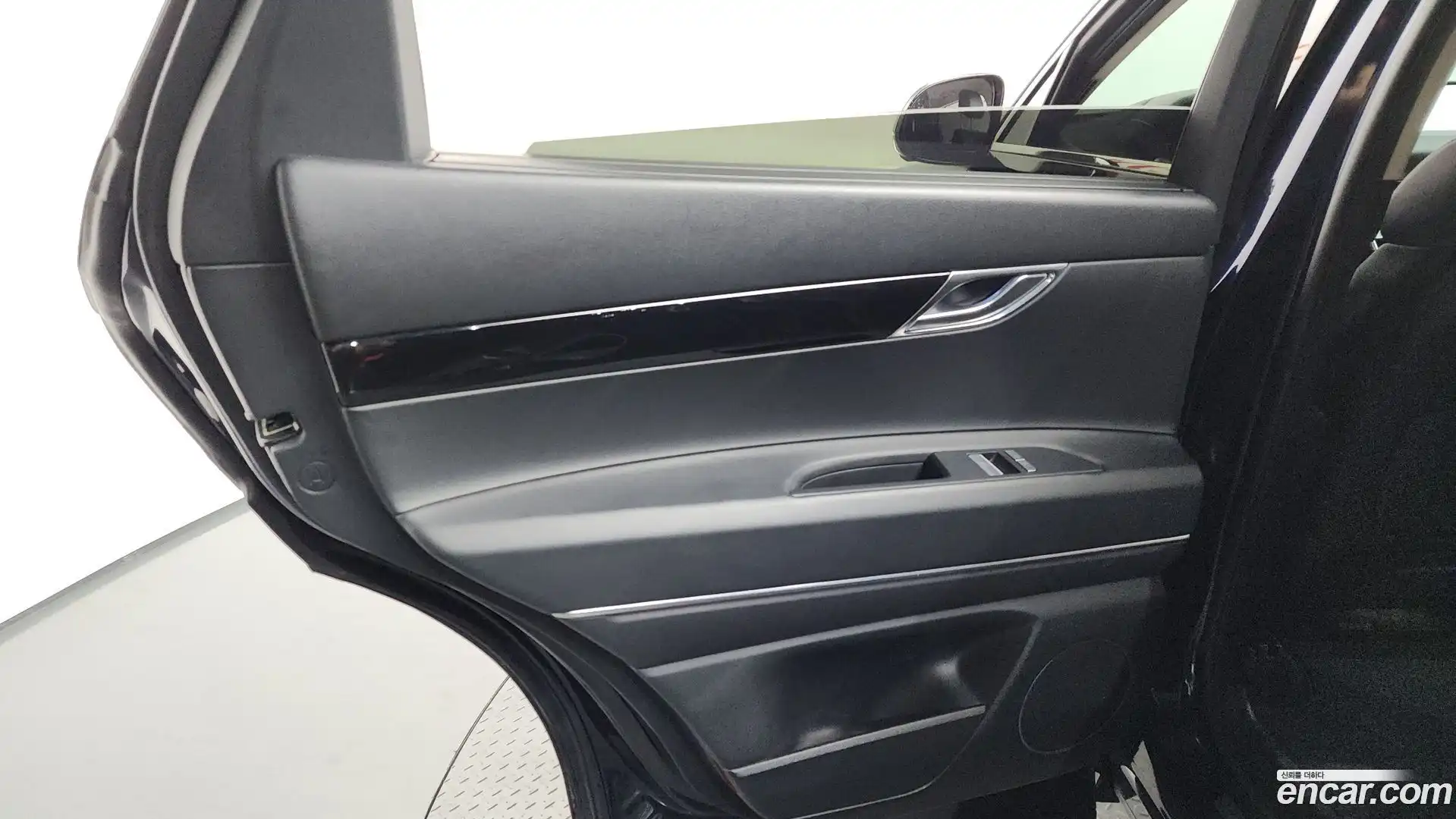 GV80 Genesis 2023.2-INNER-035