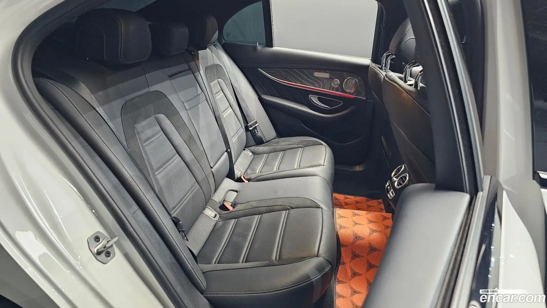 E-Class Mercedes-Benz 2022.11-OPTION-015