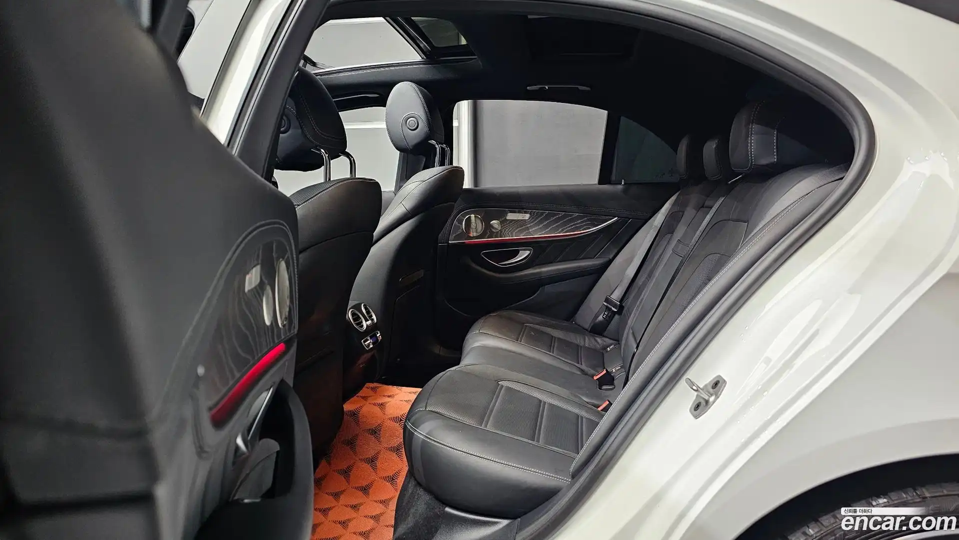 E-Class Mercedes-Benz 2022.11-OPTION-017