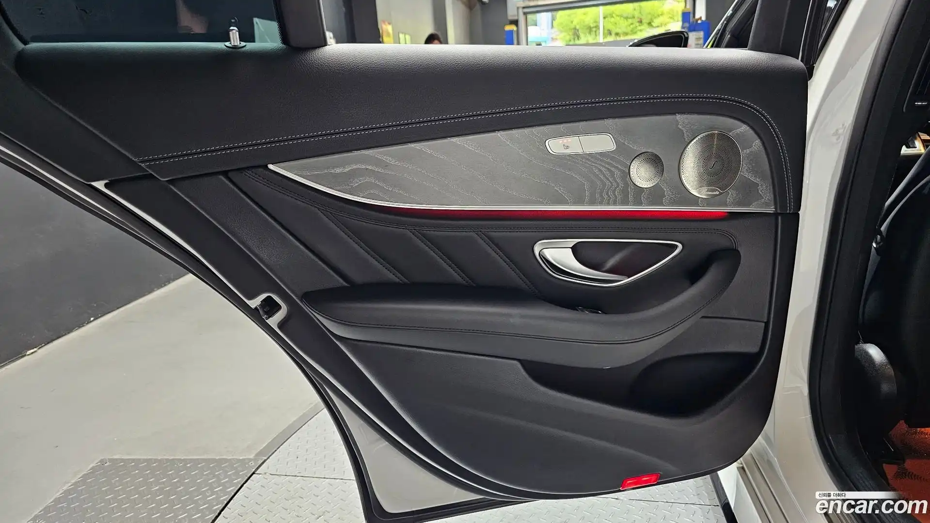 E-Class Mercedes-Benz 2022.11-INNER-035