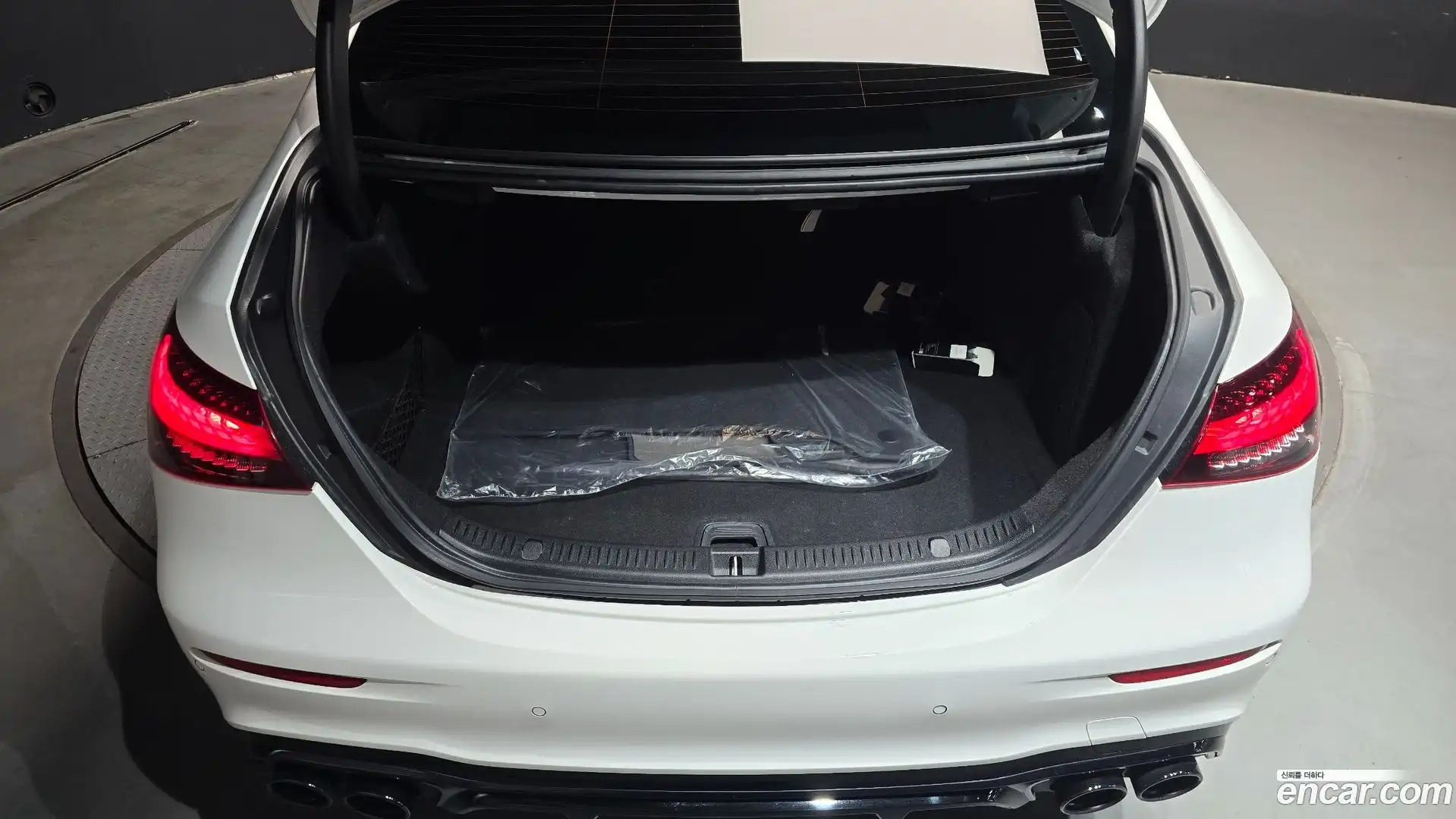 E-Class Mercedes-Benz 2022.11-OPTION-047