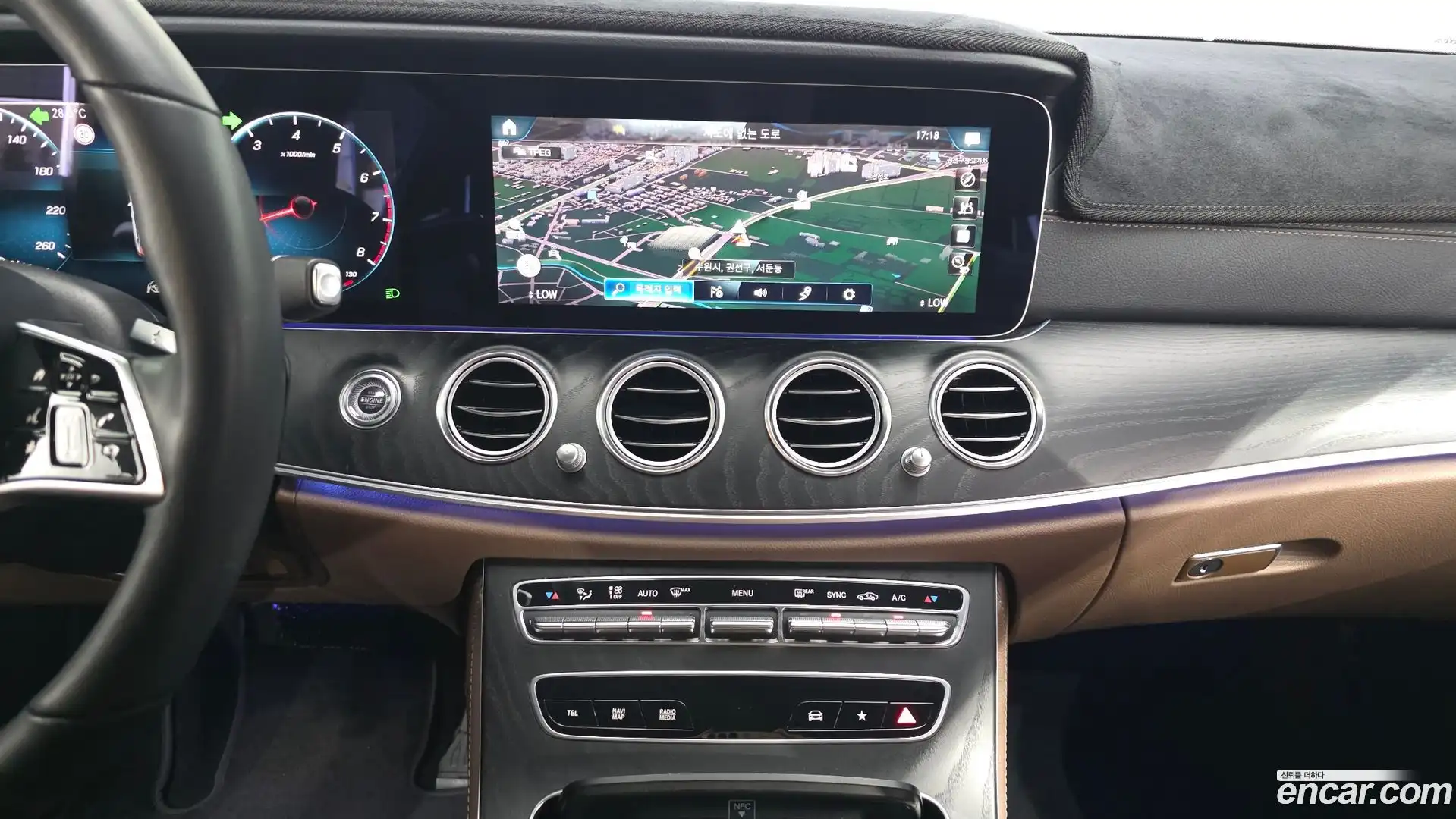 E-Class Mercedes-Benz 2022.9-OPTION-017