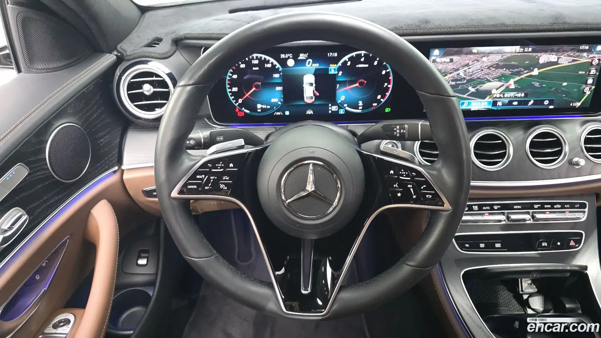 E-Class Mercedes-Benz 2022.9-OPTION-018