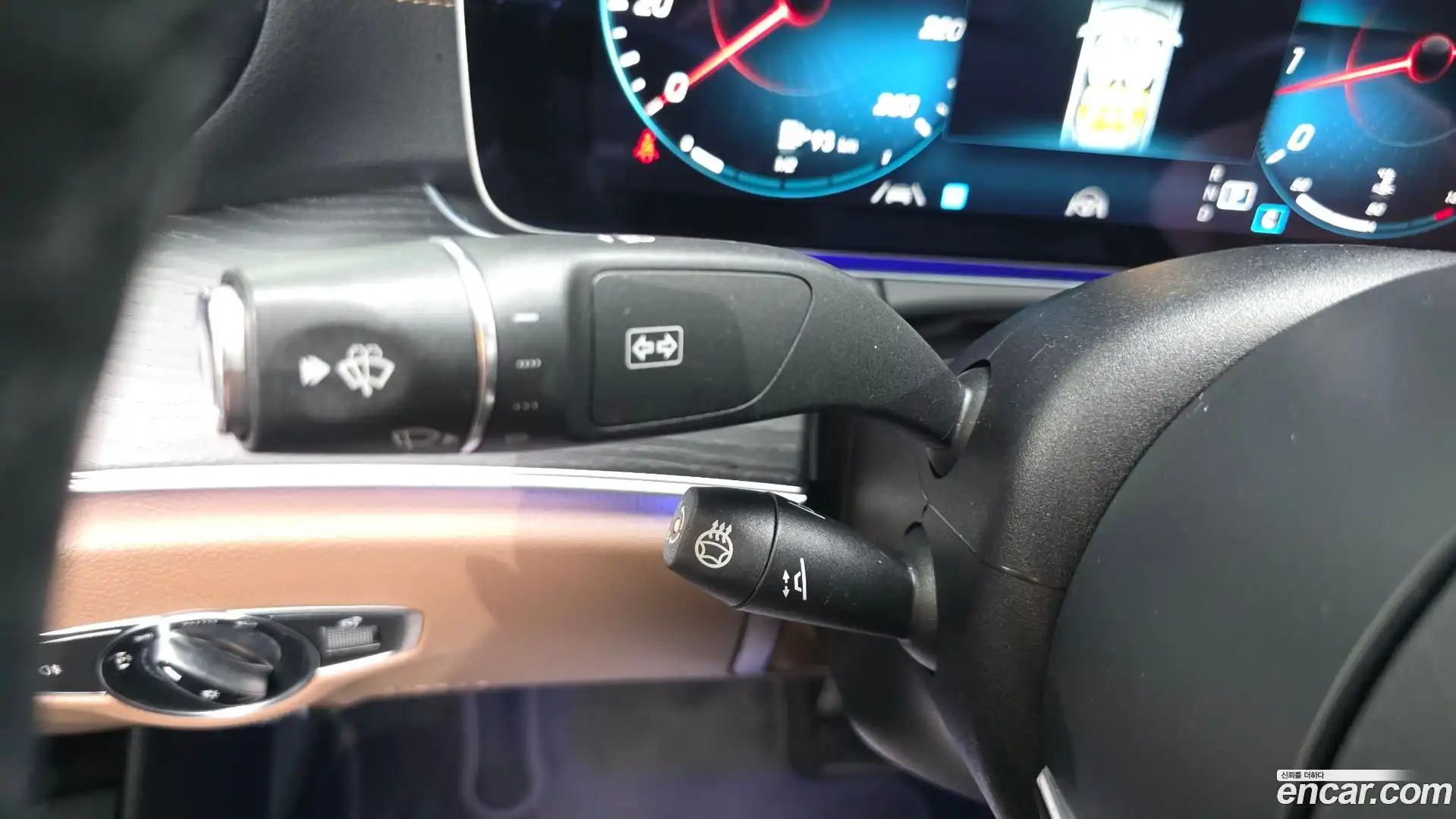E-Class Mercedes-Benz 2022.9-OPTION-040