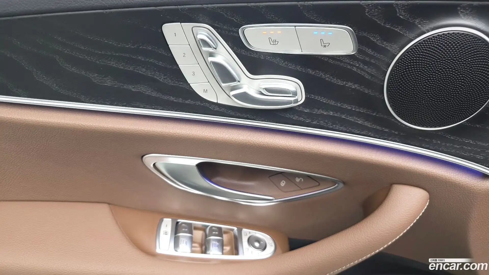 E-Class Mercedes-Benz 2022.9-OPTION-041