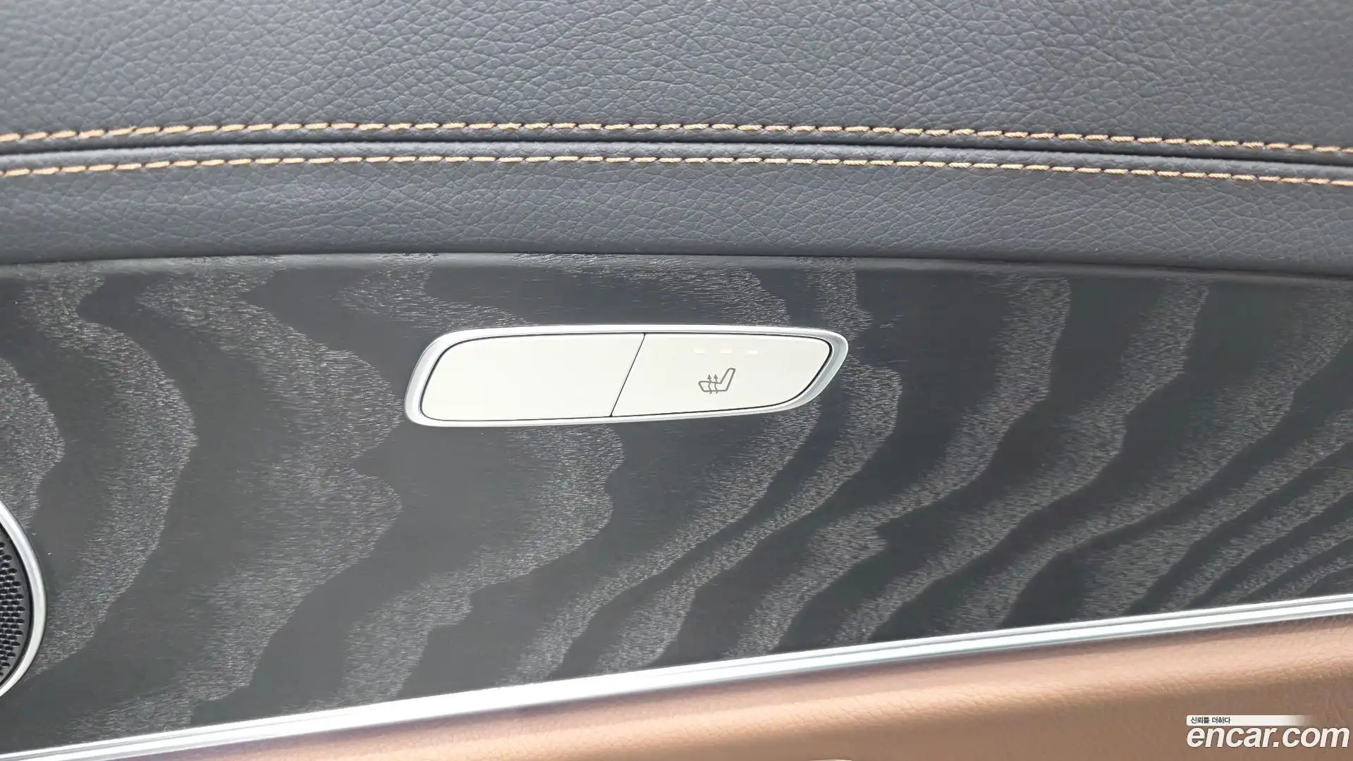 E-Class Mercedes-Benz 2022.9-OPTION-047