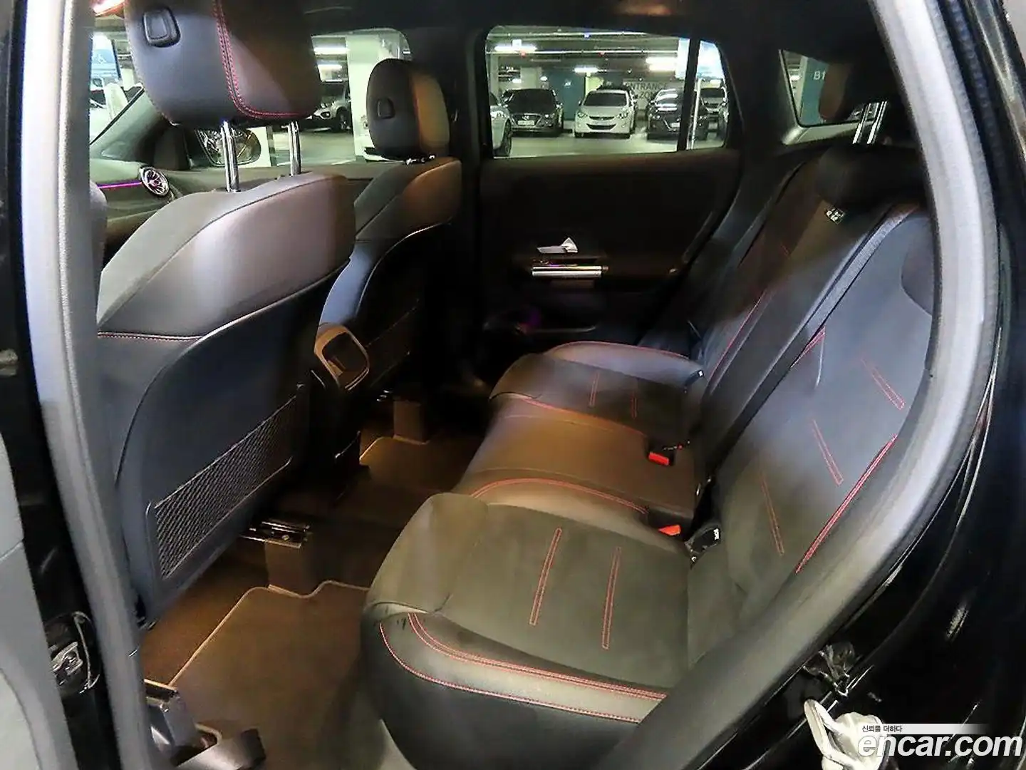 GLA-Class Mercedes-Benz 2020.8-INNER-010