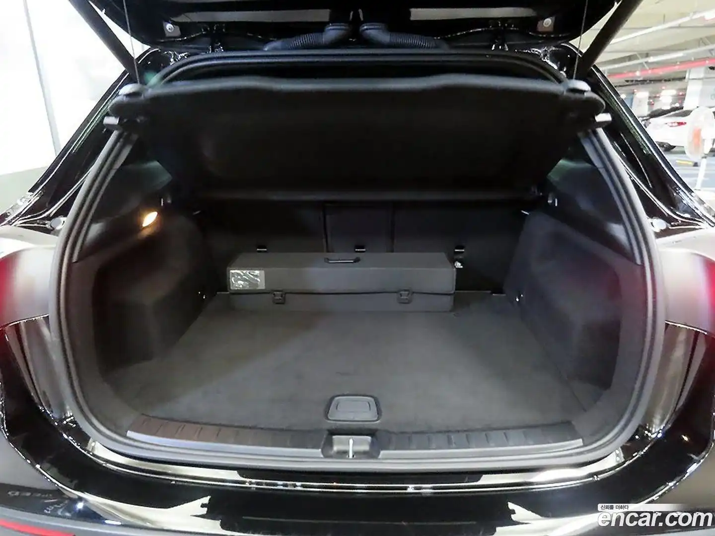 GLA-Class Mercedes-Benz 2020.8-OPTION-021