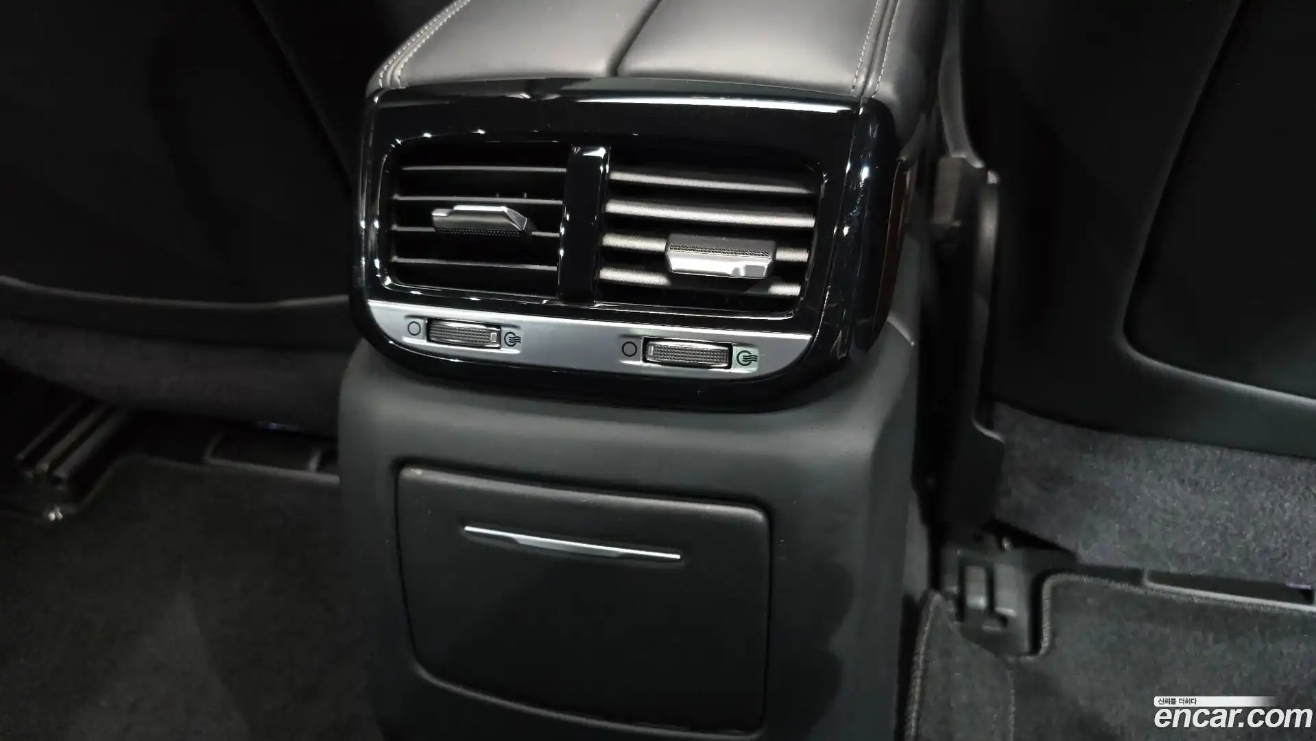 EQ900 Genesis 2016.5-OPTION-045