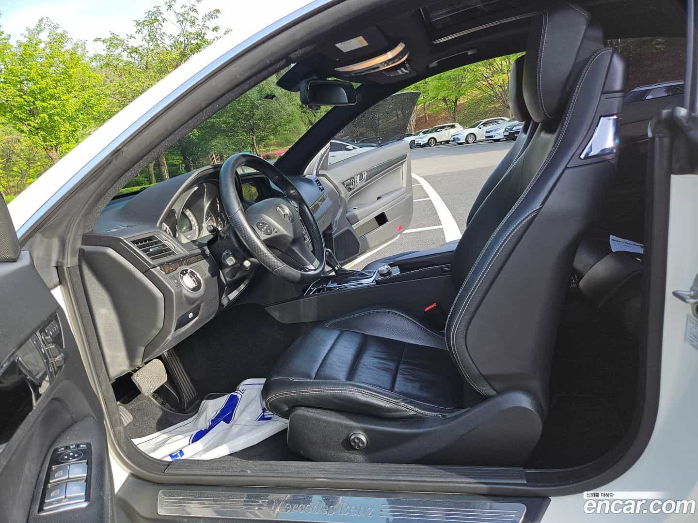E-Class Mercedes-Benz 2011.7-OPTION-015