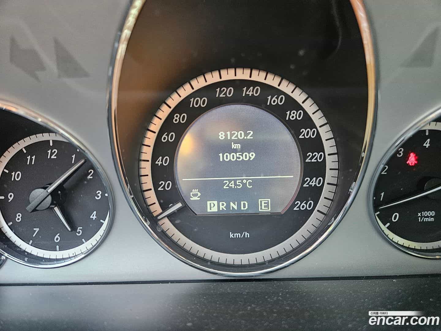 E-Class Mercedes-Benz 2011.7-OPTION-019