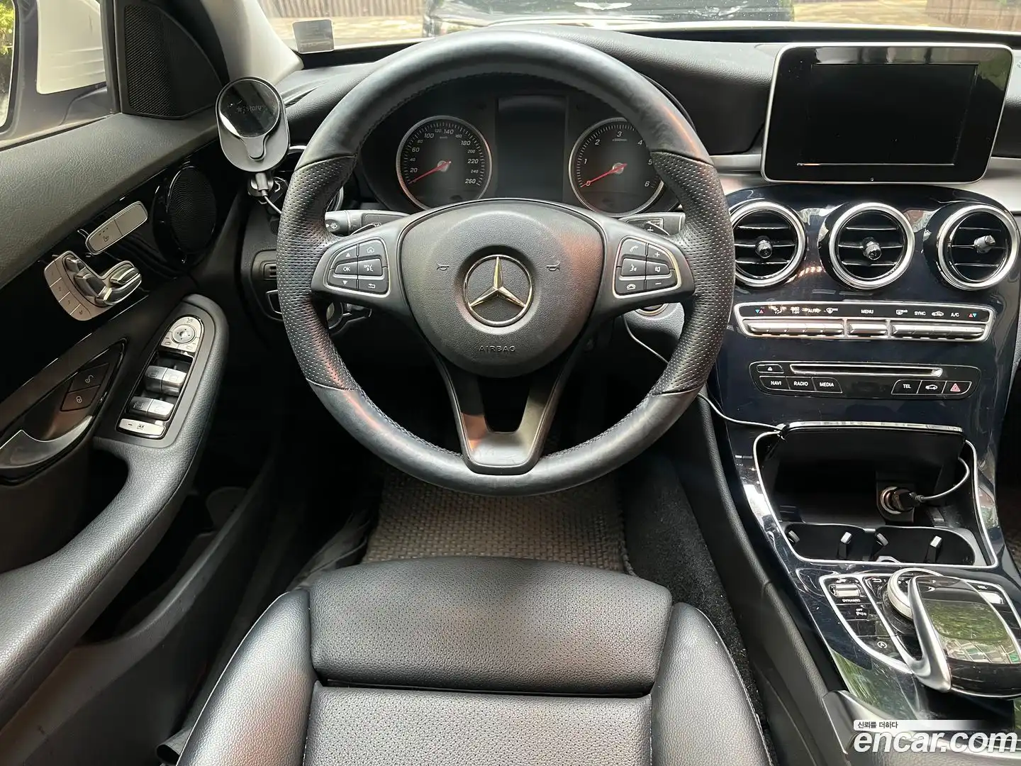 C-Class Mercedes-Benz 2017.2-INNER-010