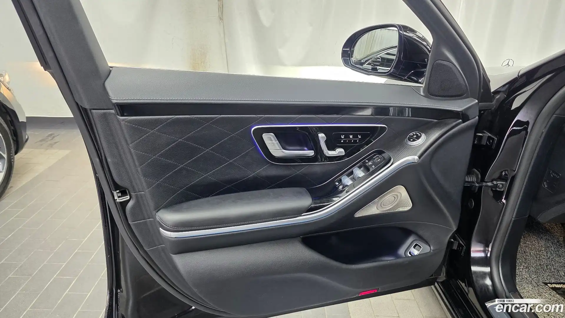 S-Class Mercedes-Benz 2023.6-INNER-034