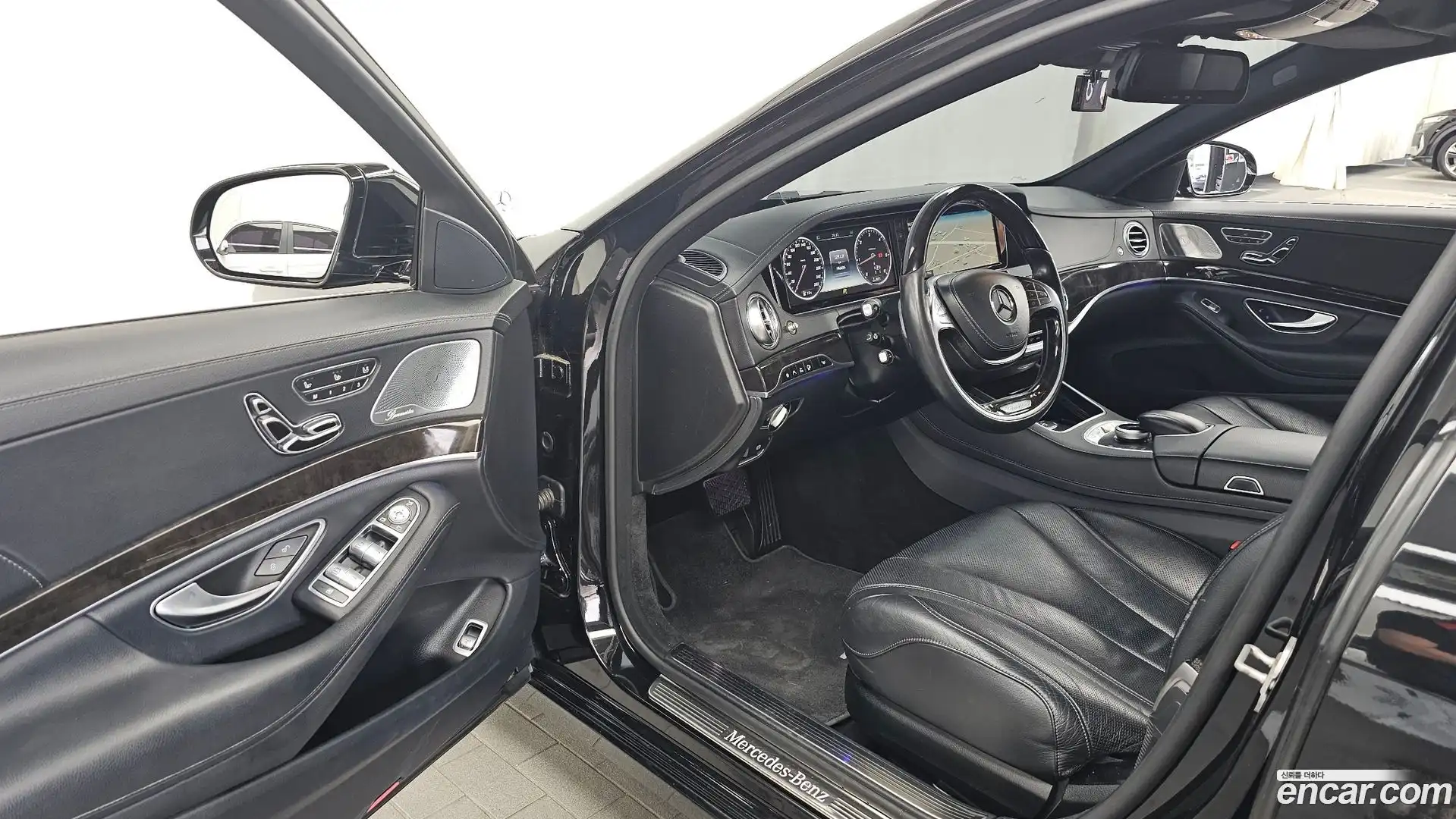 S-Class Mercedes-Benz 2015.9-INNER-010