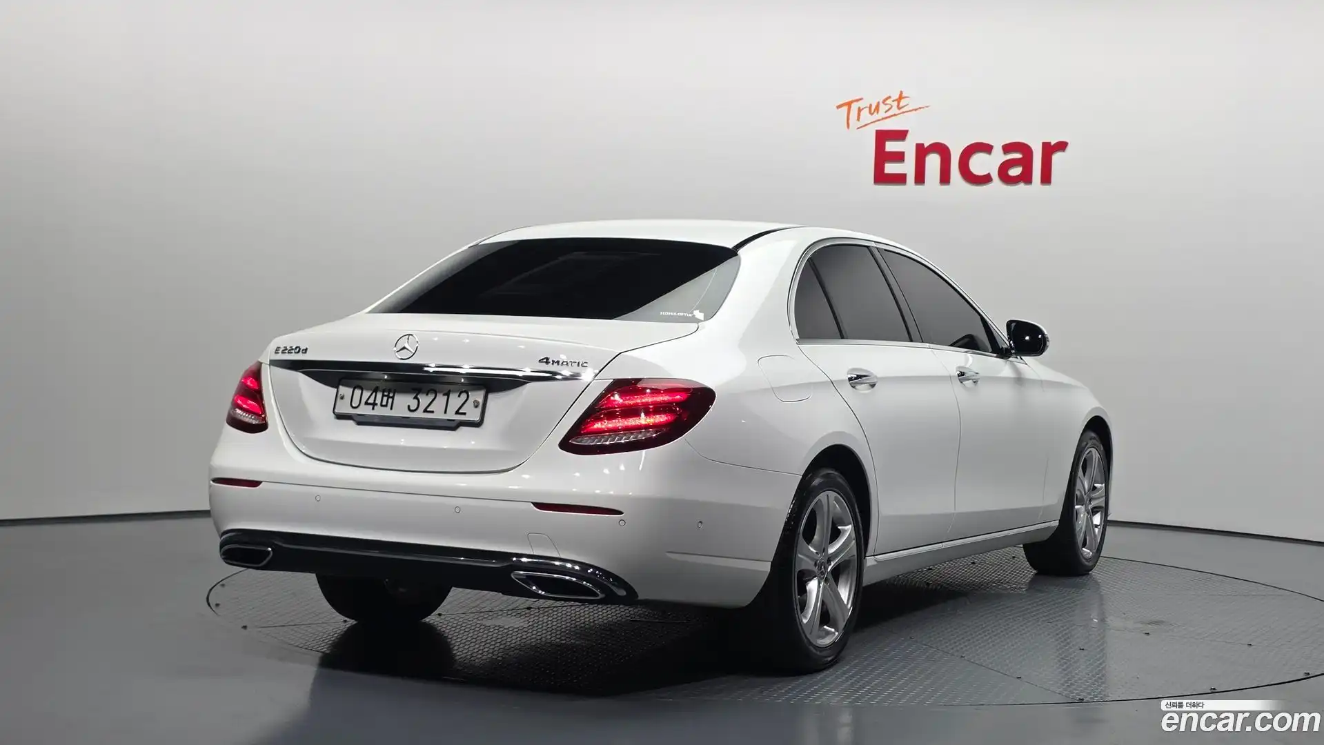E-Class Mercedes-Benz 2018.0-OUTER-002