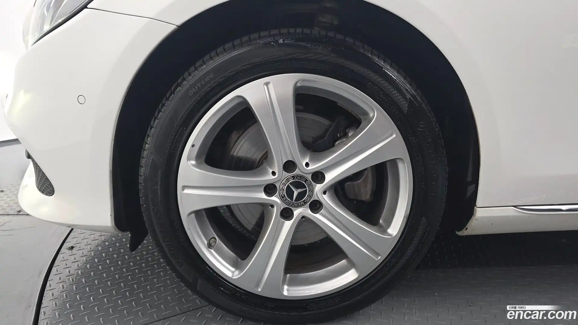 E-Class Mercedes-Benz 2018.0-OUTER-005