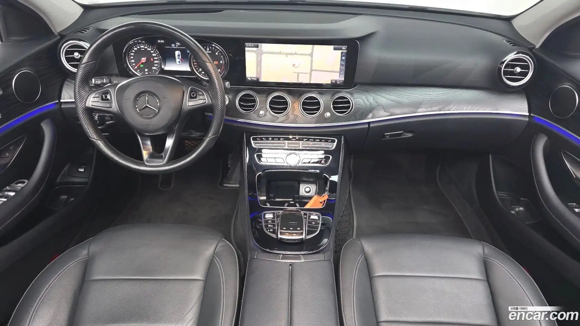 E-Class Mercedes-Benz 2018.0-INNER-007