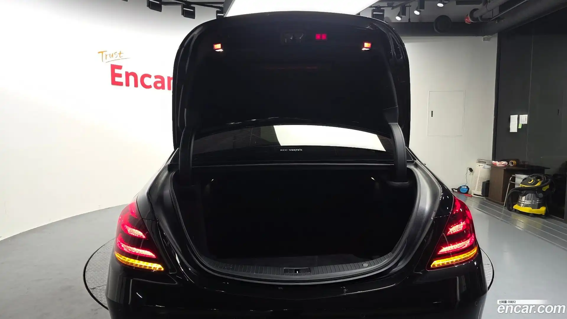 S-Class Mercedes-Benz 2019.1-OPTION-046
