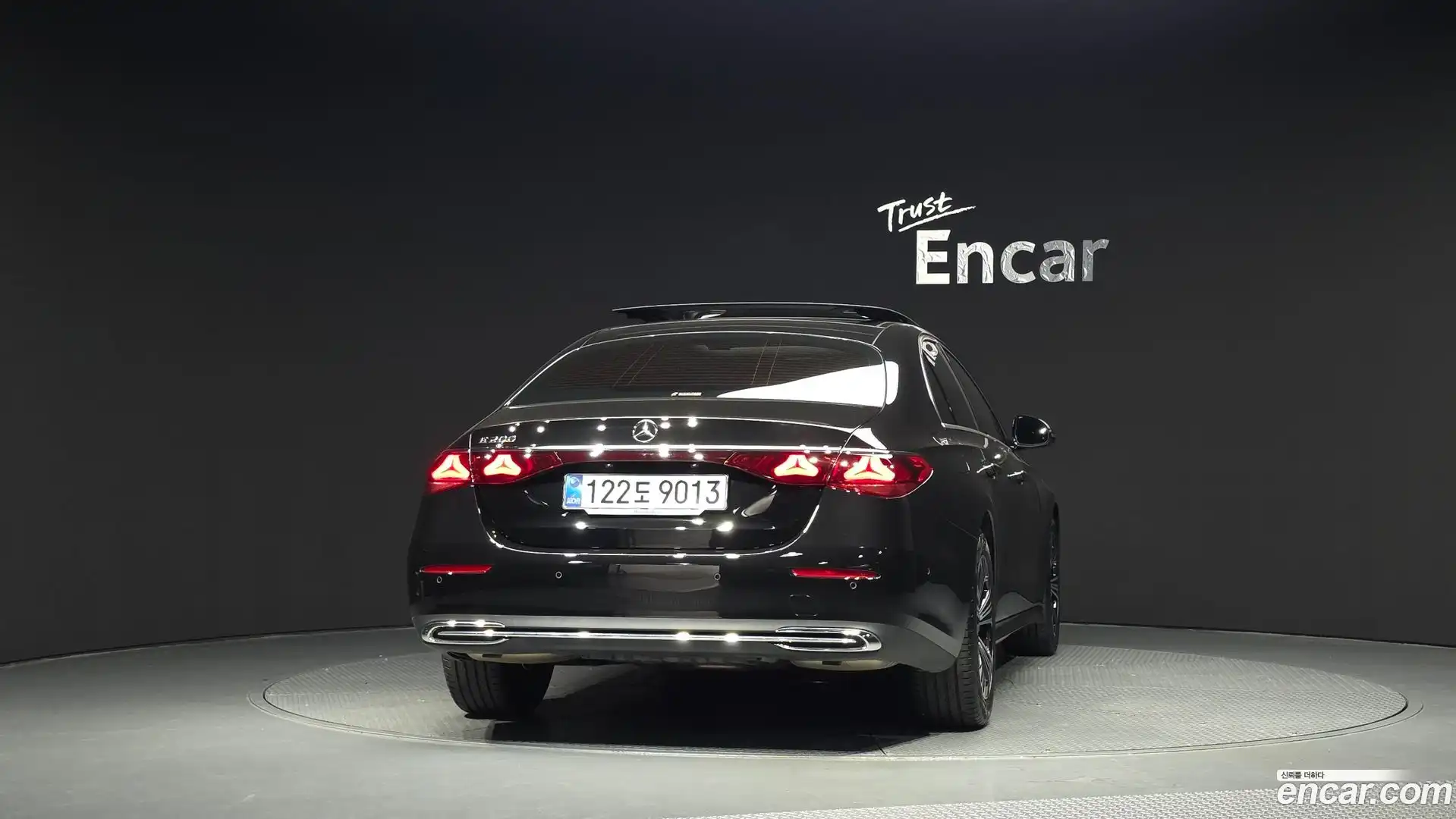 E-Class Mercedes-Benz 2025.8-OUTER-004