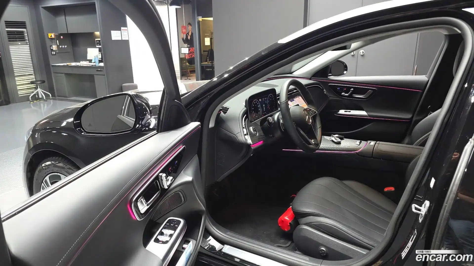 E-Class Mercedes-Benz 2025.8-INNER-010