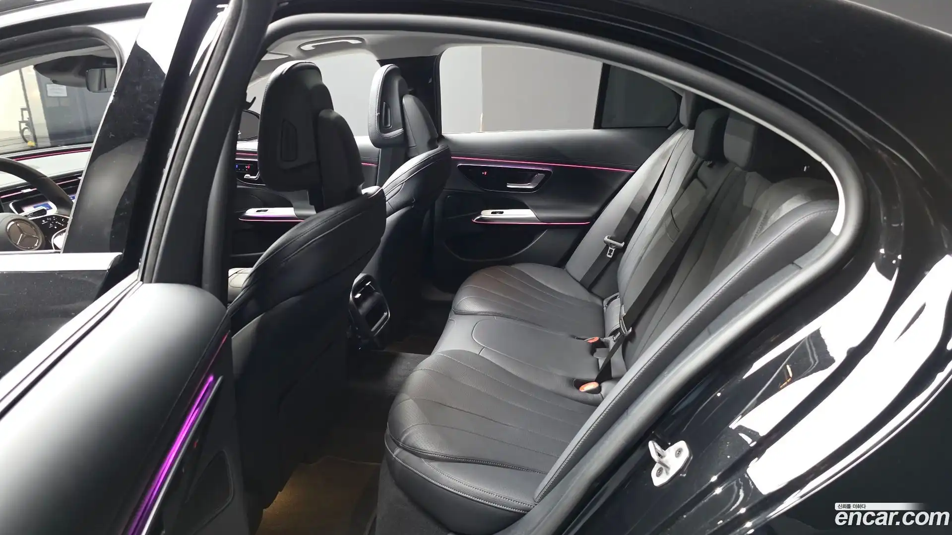 E-Class Mercedes-Benz 2025.8-OPTION-015