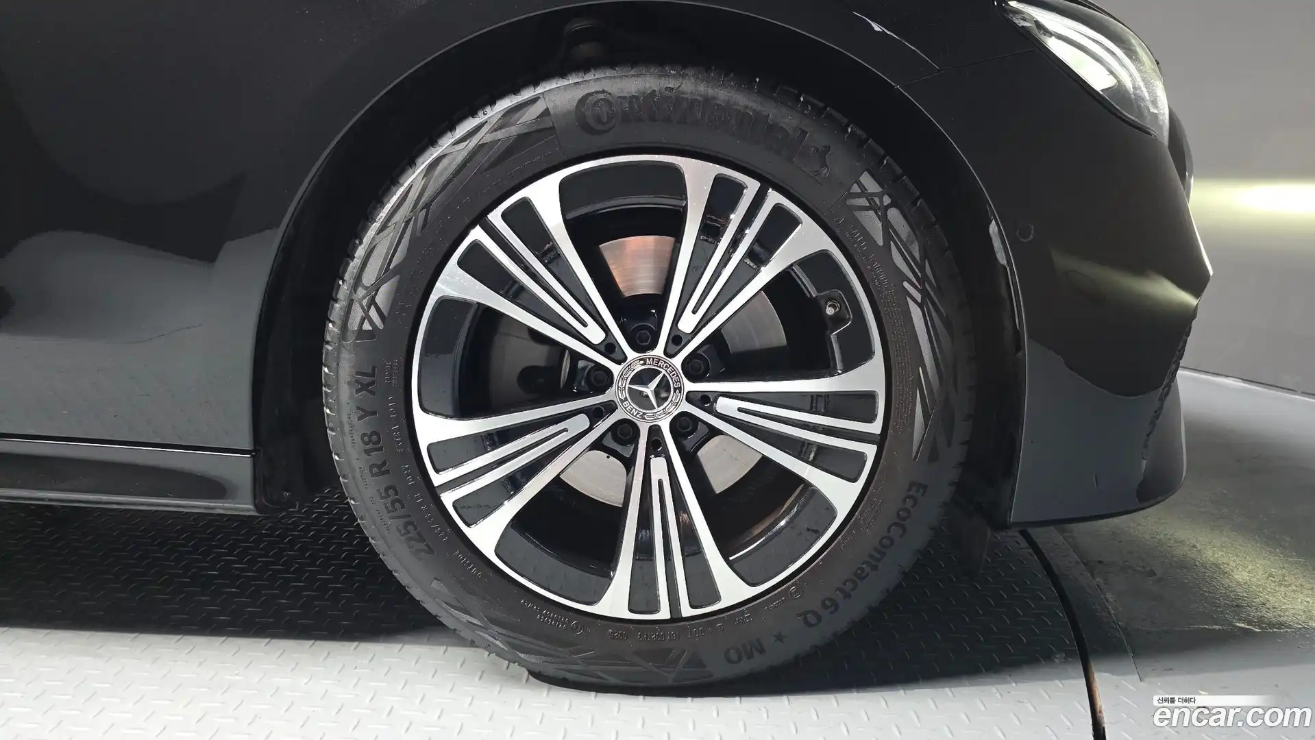 E-Class Mercedes-Benz 2025.8-OUTER-031