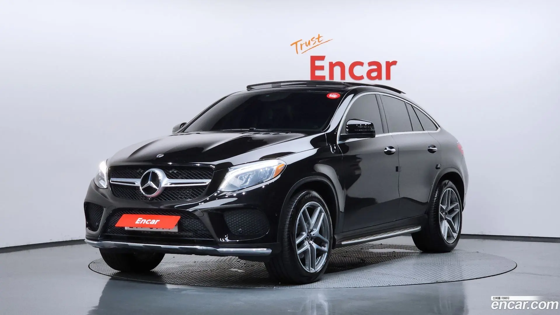 Main__Slider__Photo:GLE-Class Mercedes-Benz 2018.4-0
