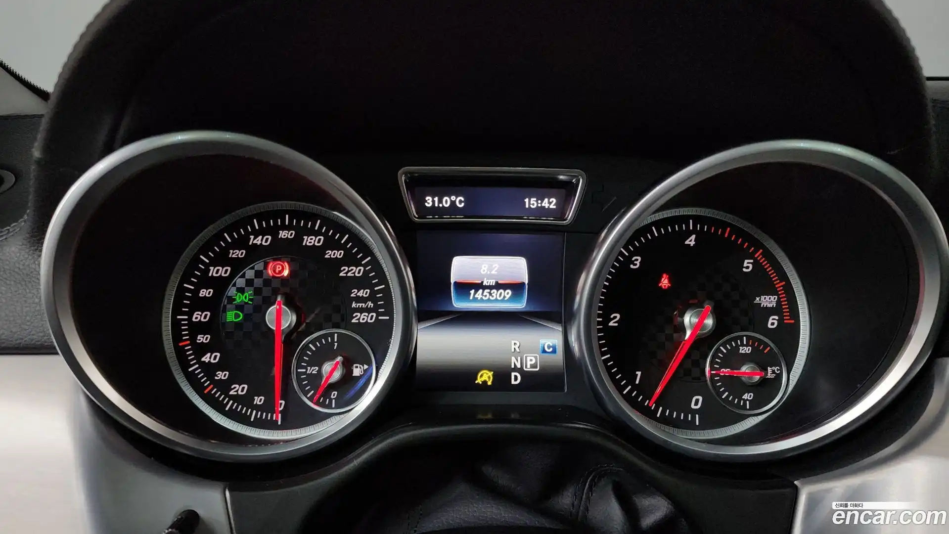GLE-Class Mercedes-Benz 2018.4-INNER-008