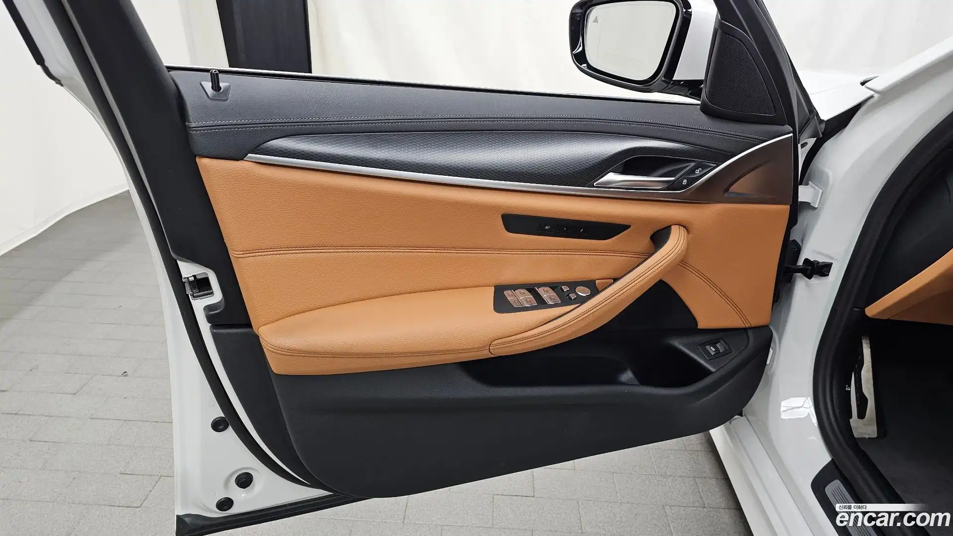 5-Series BMW 2023.2-INNER-034