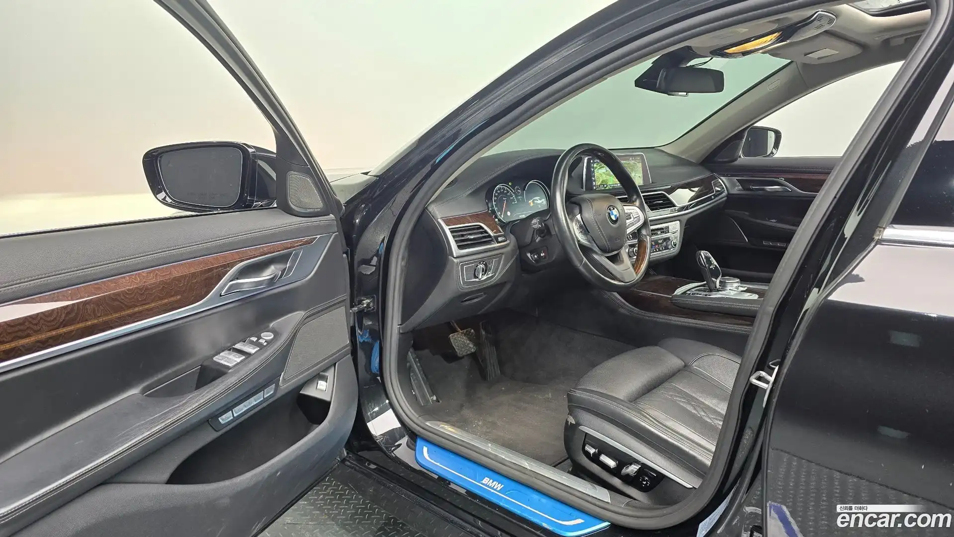 7-Series BMW 2016.10-INNER-010