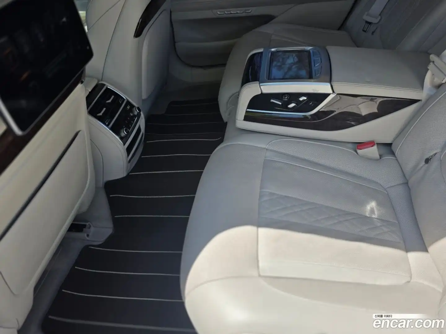 7-Series BMW 2016.6-OPTION-019