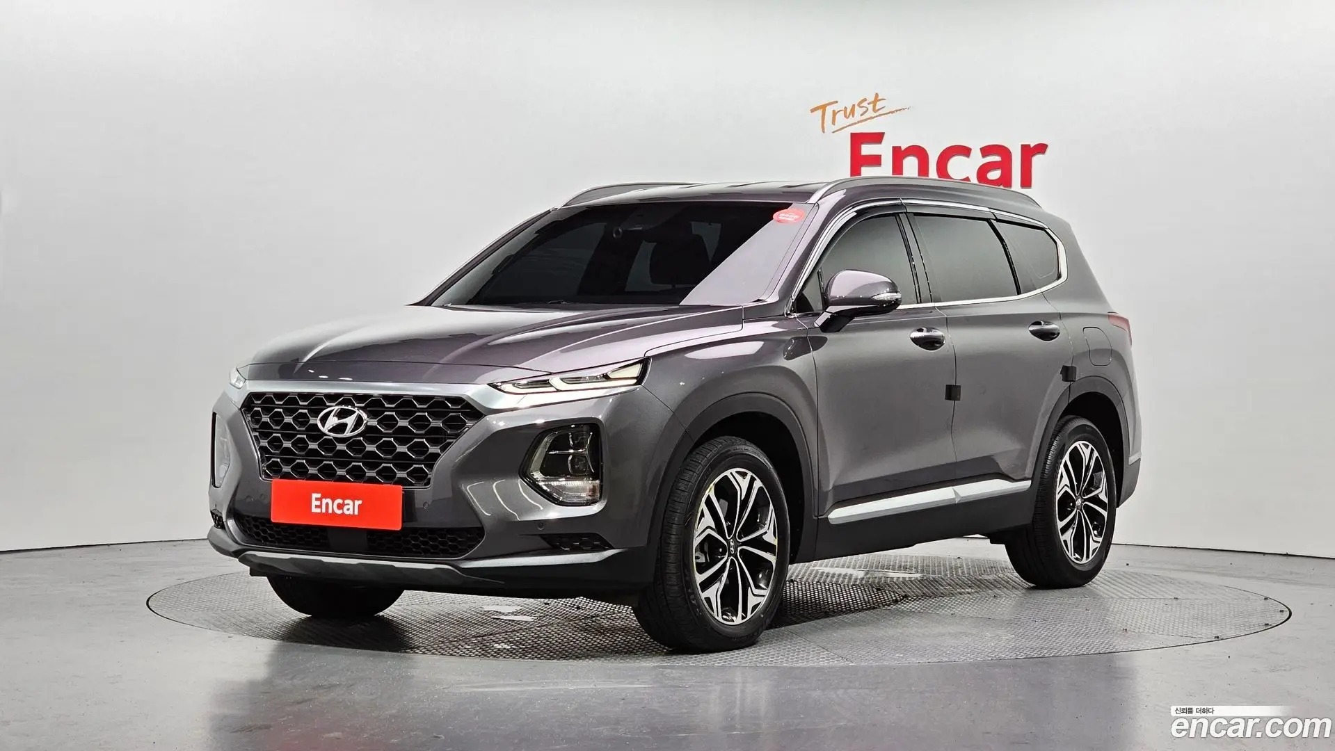 Main__Slider__Photo:Santafe Hyundai 2019.5-0