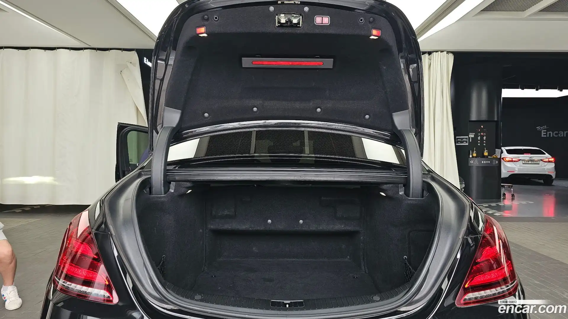 S-Class Mercedes-Benz 2018.3-OPTION-024