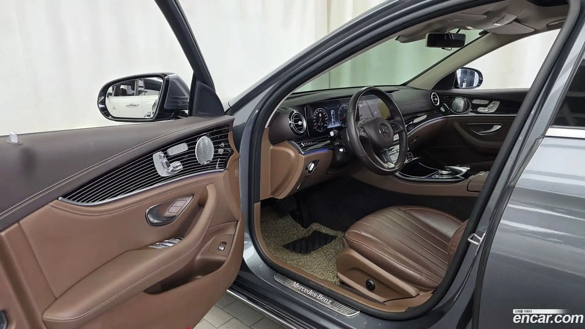 E-Class Mercedes-Benz 2017.1-INNER-010