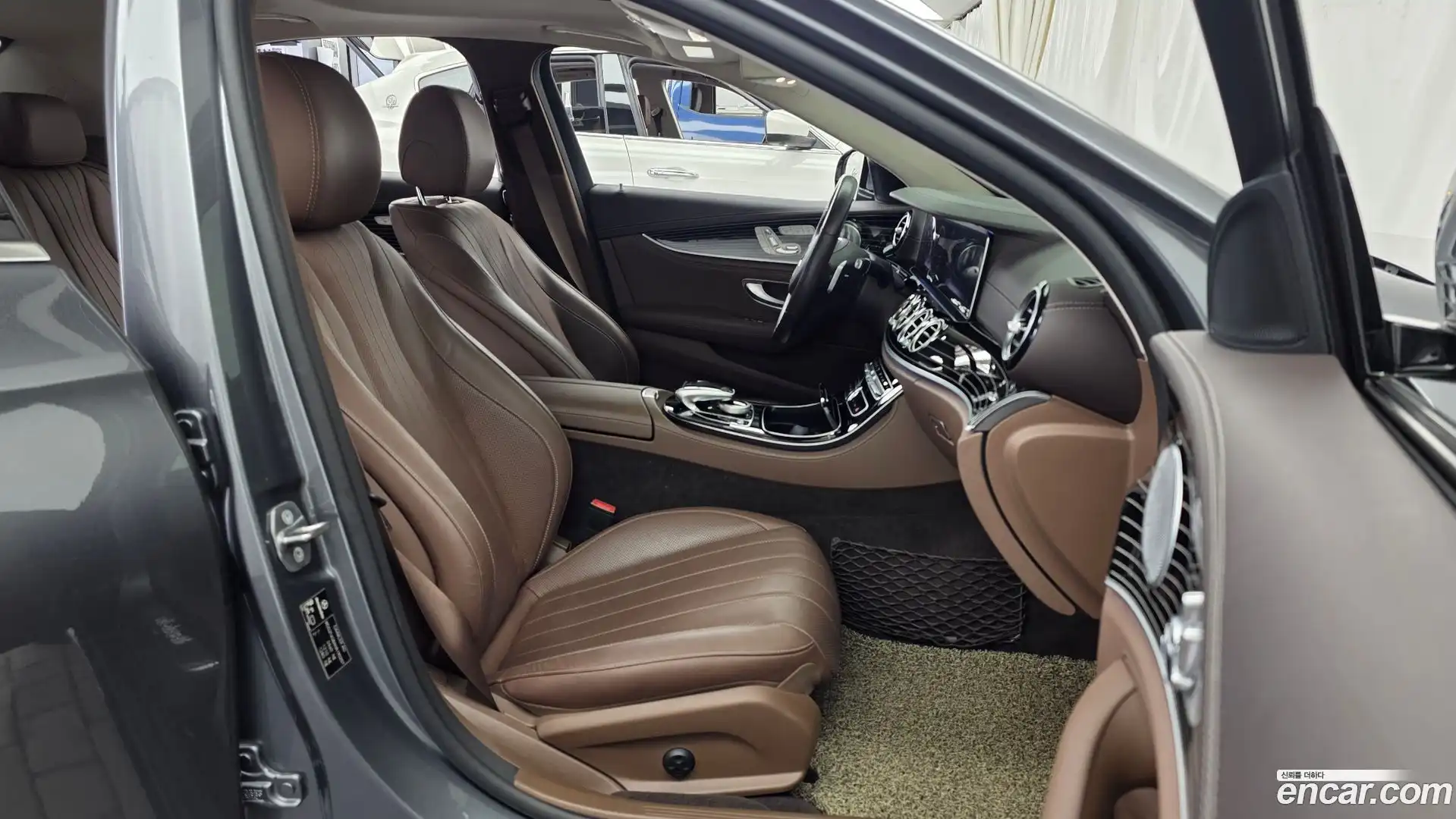 E-Class Mercedes-Benz 2017.1-OPTION-015